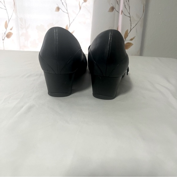 Clarks Collection Women’s NAVY Size 9M Mary Jane Heels Active Air Everyday - Picture 5 of 10